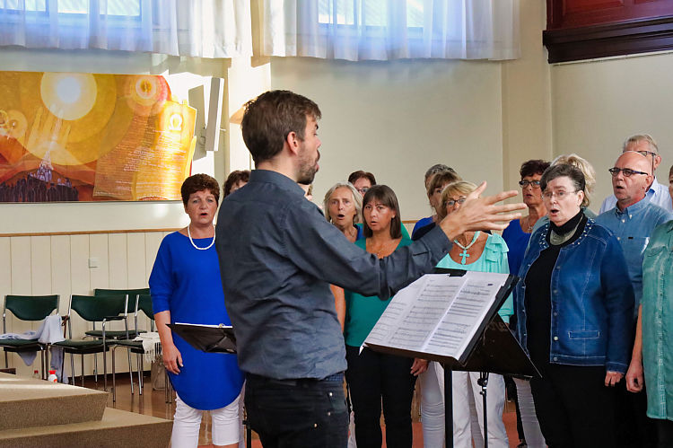 27 okt 2018 - Groot mannenkoor Midden Holland en gemengd koor Encore in de Geref.Kerk_18